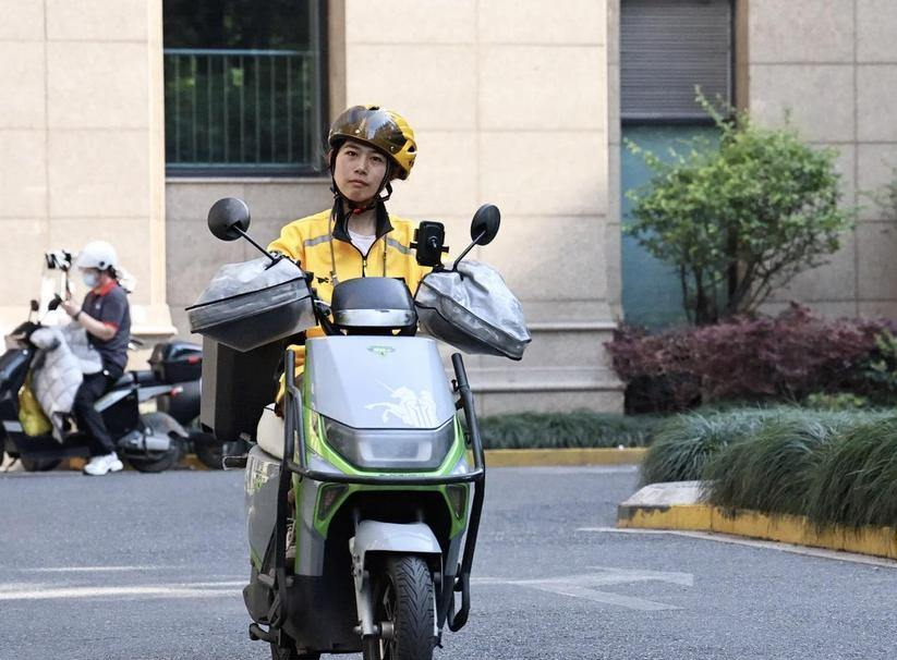 Nữ shipper bị bại n&atilde;o giao 73.000 đơn h&agrave;ng trong 7 năm: "T&ocirc;i muốn trở th&agrave;nh người mẹ khiến con tự h&agrave;o"- Ảnh 2.