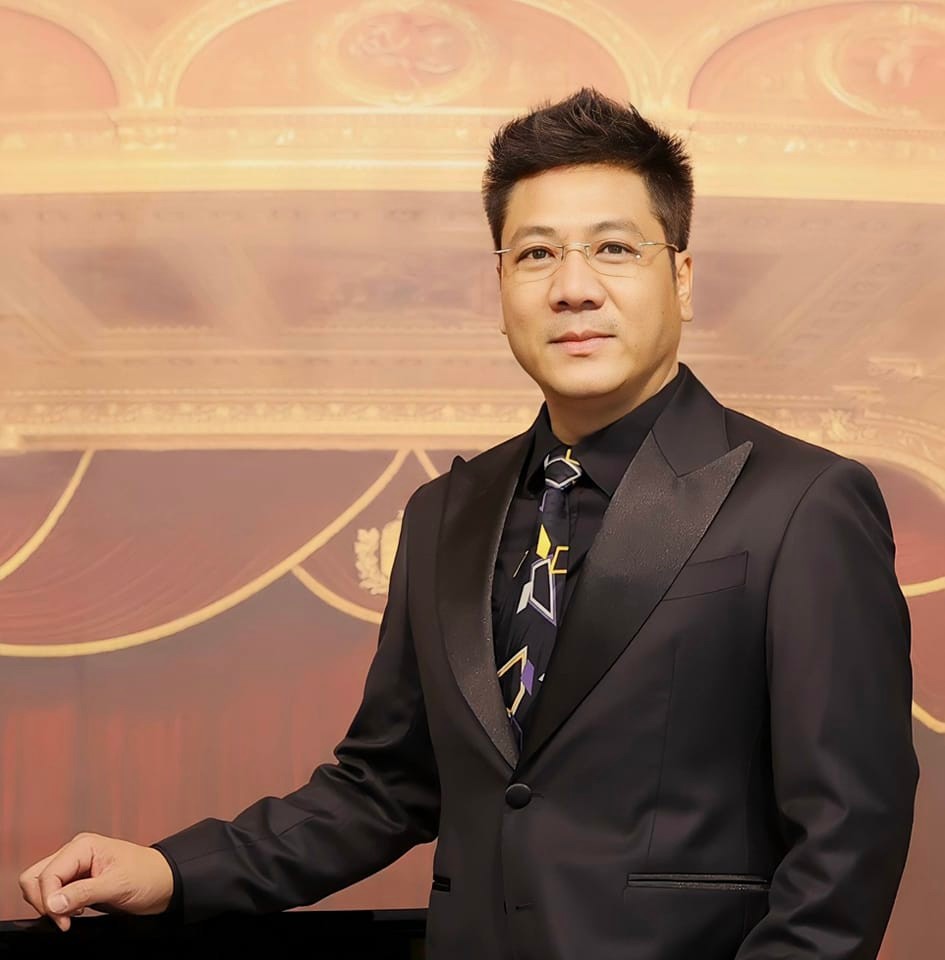 Nam NSND, giám đốc có học hàm Tiến sĩ: Tuổi 55 phong độ và hôn nhân khắc khẩu với vợ cũng là NSND - Ảnh 2.