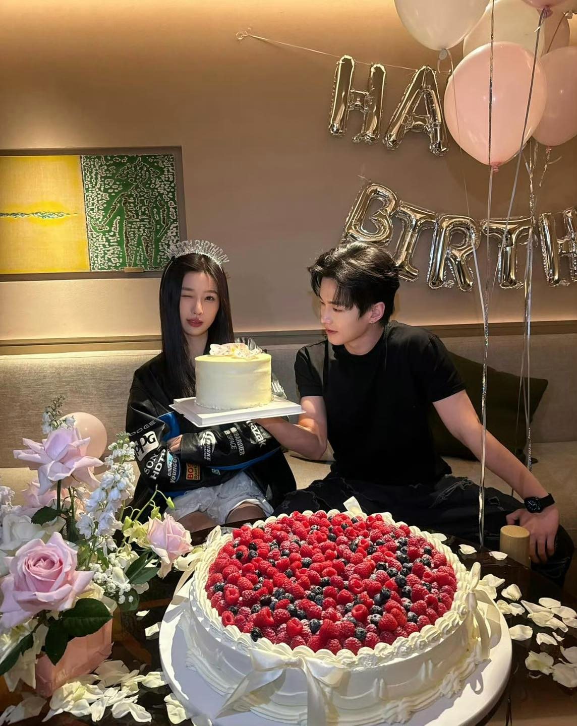 Cảnh 18+ th&ocirc; thiển nhất phim Trung Quốc: Nữ ch&iacute;nh l&agrave;m 1 h&agrave;nh động khiến ai nấy r&ugrave;ng m&igrave;nh- Ảnh 1.