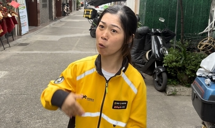 Nữ shipper bị bại n&atilde;o giao 73.000 đơn h&agrave;ng trong 7 năm: "T&ocirc;i muốn trở th&agrave;nh người mẹ khiến con tự h&agrave;o"- Ảnh 1.