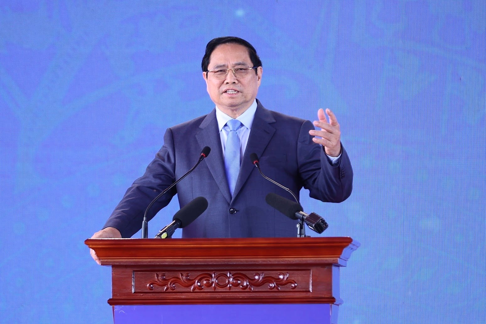 Thủ tướng trao tặng phần thưởng cao qu&yacute; cho Tập đo&agrave;n Sơn Hải v&agrave; Đ&egrave;o Cả tại sự kiện trọng đại của đất nước