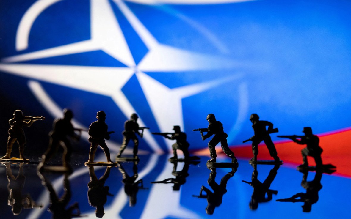 Ukraine gia tăng tập k&iacute;ch hạ tầng dầu mỏ Nga, tuy&ecirc;n bố ph&aacute; hủy m&aacute;y bay Su-27 tại Crimea - Ảnh 1.