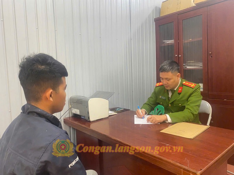 Loạt c&aacute;n bộ l&atilde;nh đạo Cảng vụ H&agrave;ng hải Thanh H&oacute;a bị bắt - Ảnh 4.