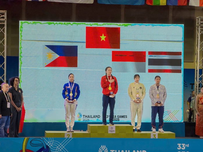 Kỳ t&iacute;ch SEA Games 33: Ba chị em ruột ở Huế c&ugrave;ng đoạt huy chương v&agrave;ng - Ảnh 1.