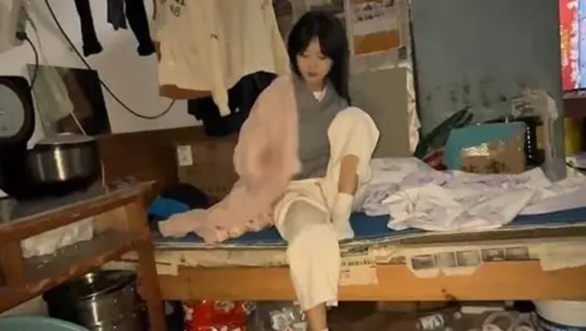 Giấu gia đình đi làm shipper, ở trọ 1,8 triệu/năm: Cô gái 20 tuổi đặt mục tiêu kiếm hơn 3,7 tỷ đồng- Ảnh 1.