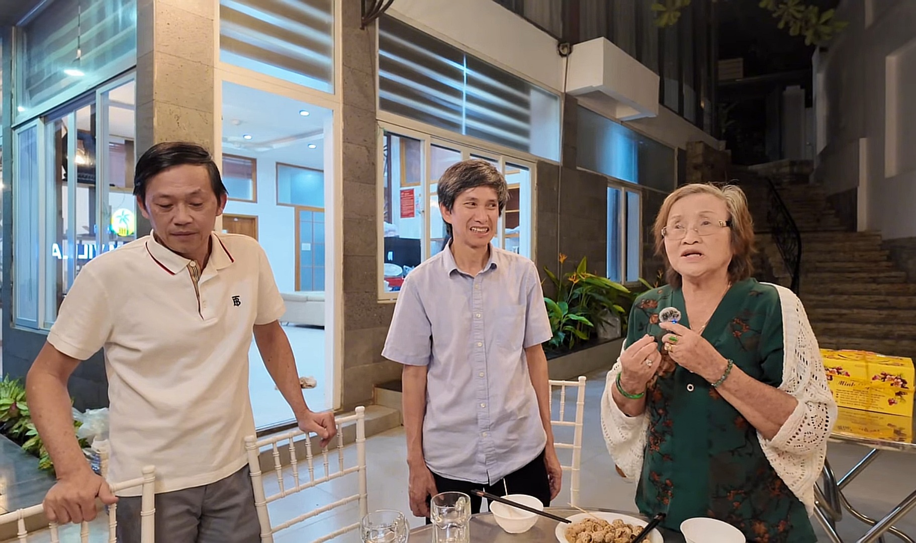 Mẹ ruột Ho&agrave;i Linh: "T&ocirc;i đ&acirc;u d&aacute;m nh&igrave;n Ho&agrave;i Linh"- Ảnh 1.