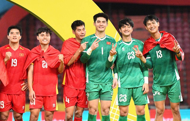 Đ&aacute;ng y&ecirc;u v&ocirc; đối: Thủ m&ocirc;n 1m91, visual cực phẩm của U22 Việt Nam hồn nhi&ecirc;n khoe HCV SEA Games 