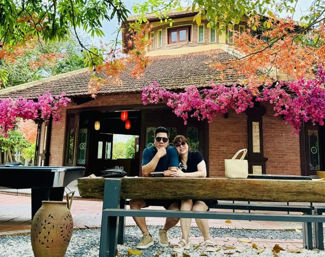 Nam NSND, giám đốc có học hàm Tiến sĩ: Tuổi 55 phong độ và hôn nhân khắc khẩu với vợ cũng là NSND - Ảnh 3.