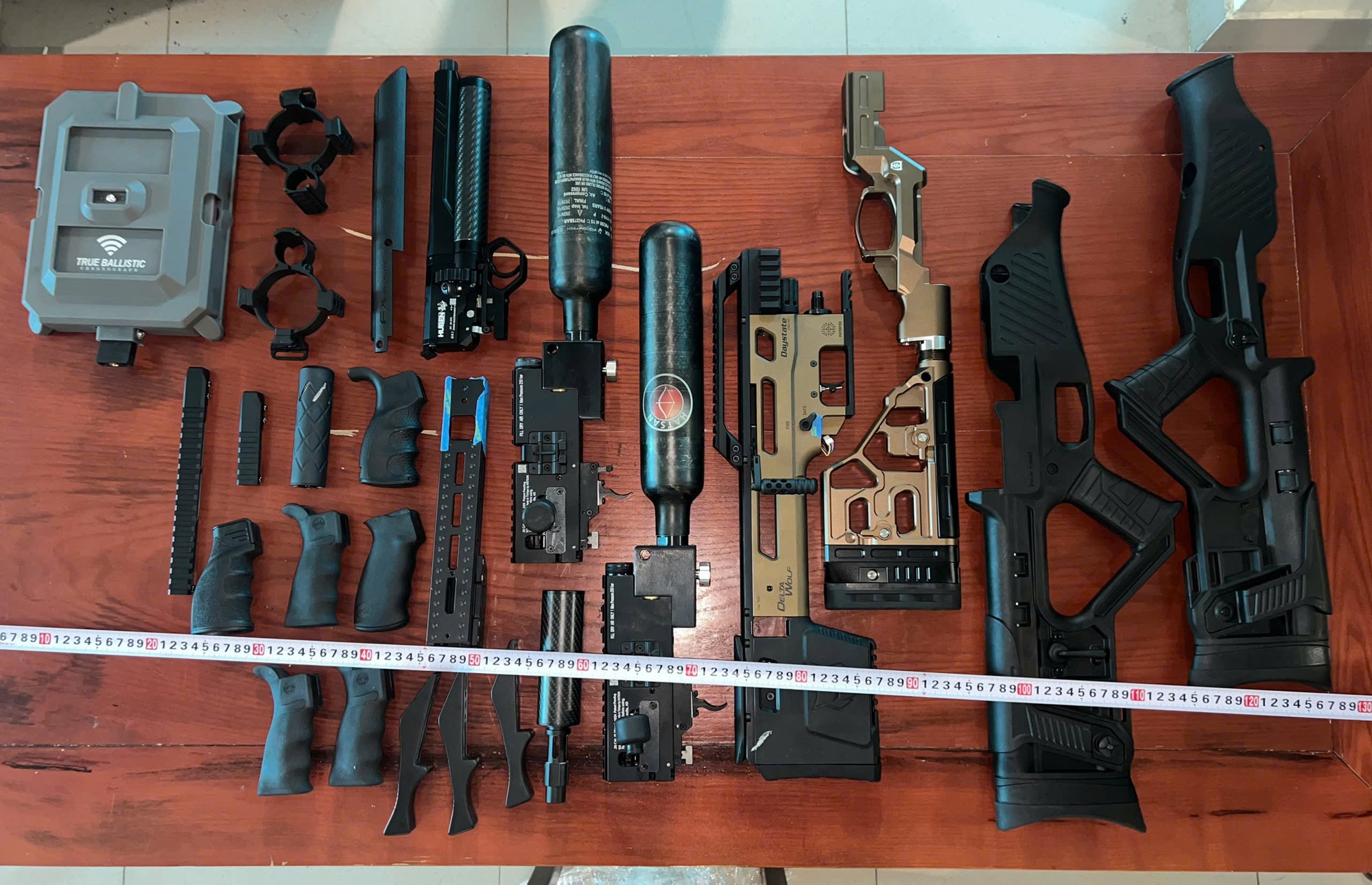 Phát hiện vụ vận chuyển linh kiện súng trái phép lớn tại Quảng Trị - Ảnh 1. Phát hiện vụ vận chuyển linh kiện súng trái phép lớn tại Quảng Trị - Ảnh 1.