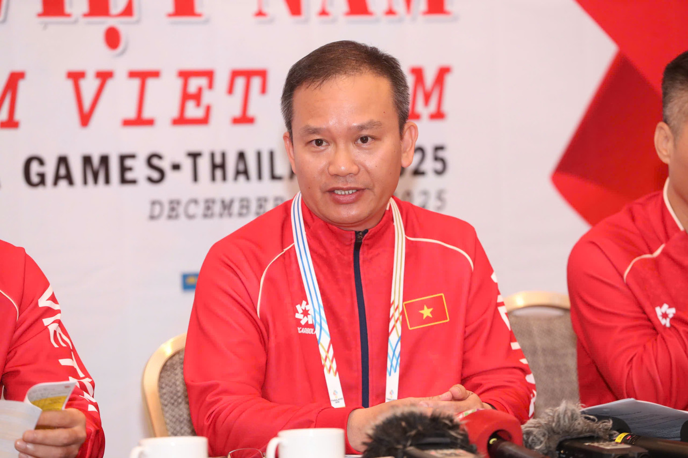 Bị Th&aacute;i Lan bỏ xa tr&ecirc;n bảng tổng sắp, Trưởng Đo&agrave;n TT Việt Nam chỉ ra tiếc nuối lớn tại SEA Games 33