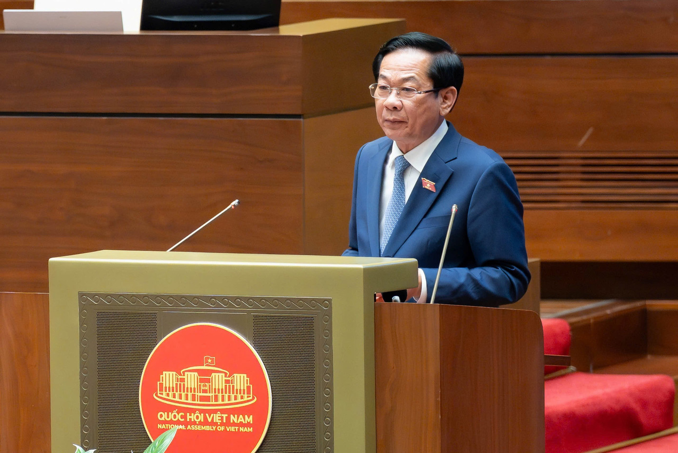 Bộ trưởng Nội vụ đề xuất tiếp nhận cán bộ trẻ vào biên chế công chức cấp xã - Ảnh 1.