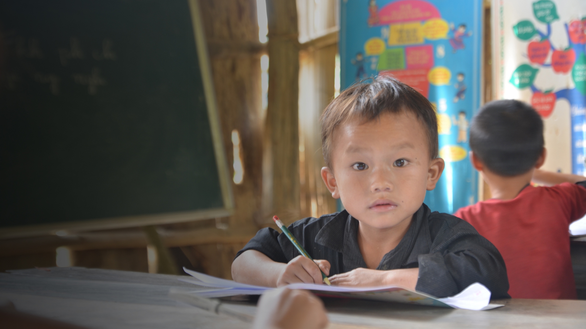 Bên trong "túi mơ to" của "Trung đồng nát": 2.000 đồng để thành người giàu hay làm giàu cho hàng nghìn người? - Ảnh 1.