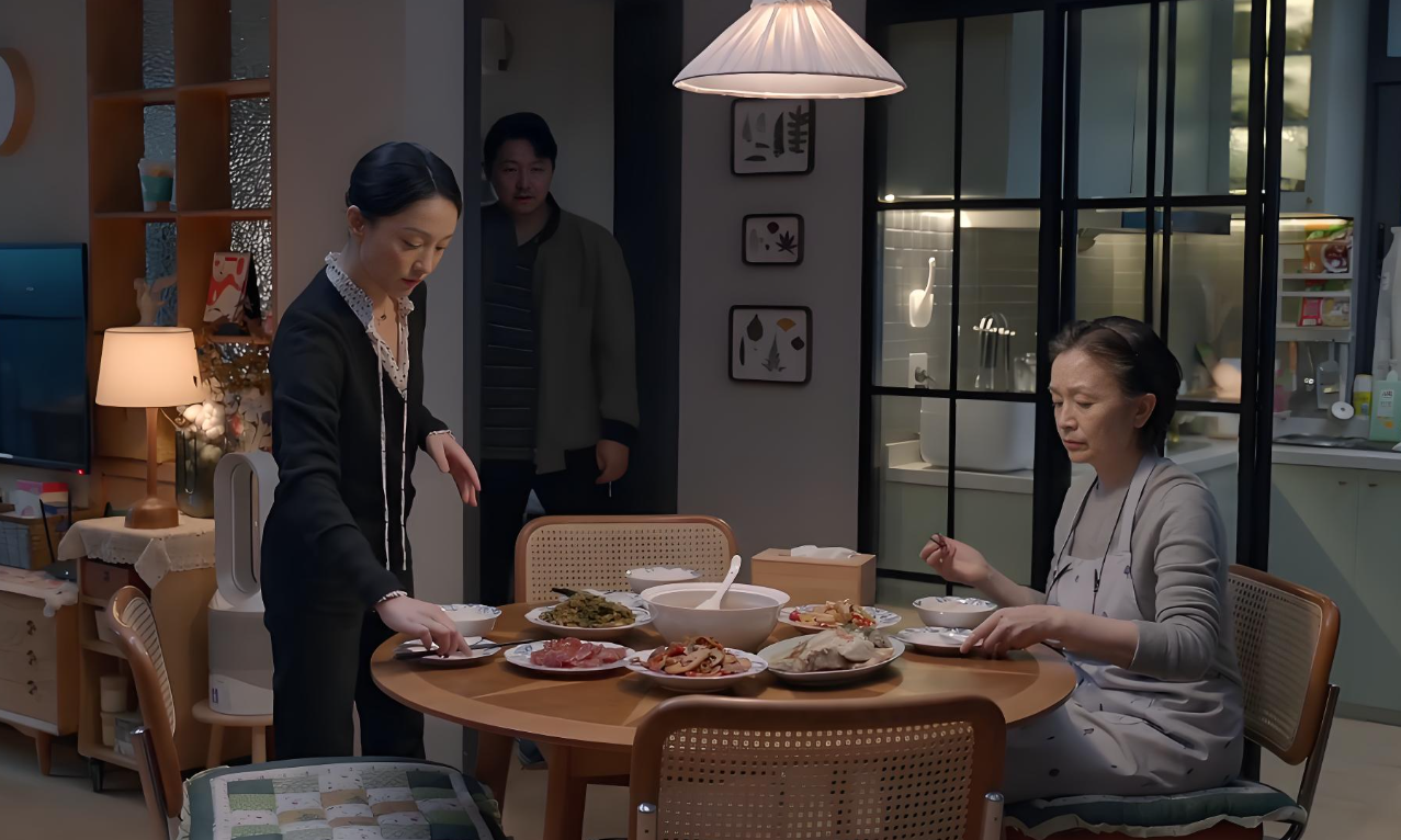  Mẹ chồng lương hưu 3 triệu nhưng mỗi th&aacute;ng ti&ecirc;u hết 30 triệu, đi du lịch tốn h&agrave;ng trăm triệu, t&ocirc;i thắc mắc tiền đ&acirc;u th&igrave; ngớ người khi biết sự thật- Ảnh 1.