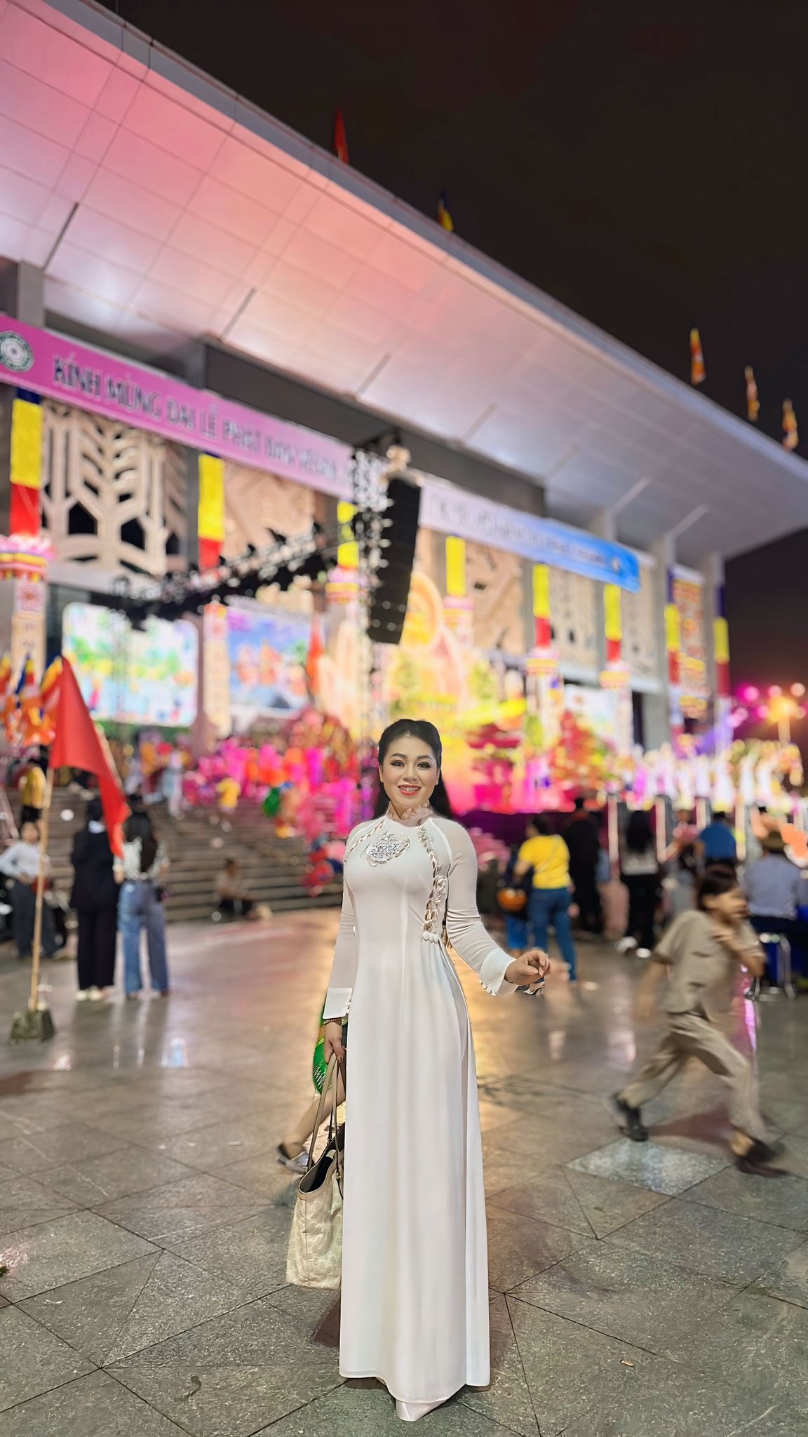 Nữ nghệ sĩ là mẹ đơn thân, quê Thanh Hóa nói thẳng "ai sẽ yêu một bà mẹ 4 con như tôi", giờ ra sao?- Ảnh 1.