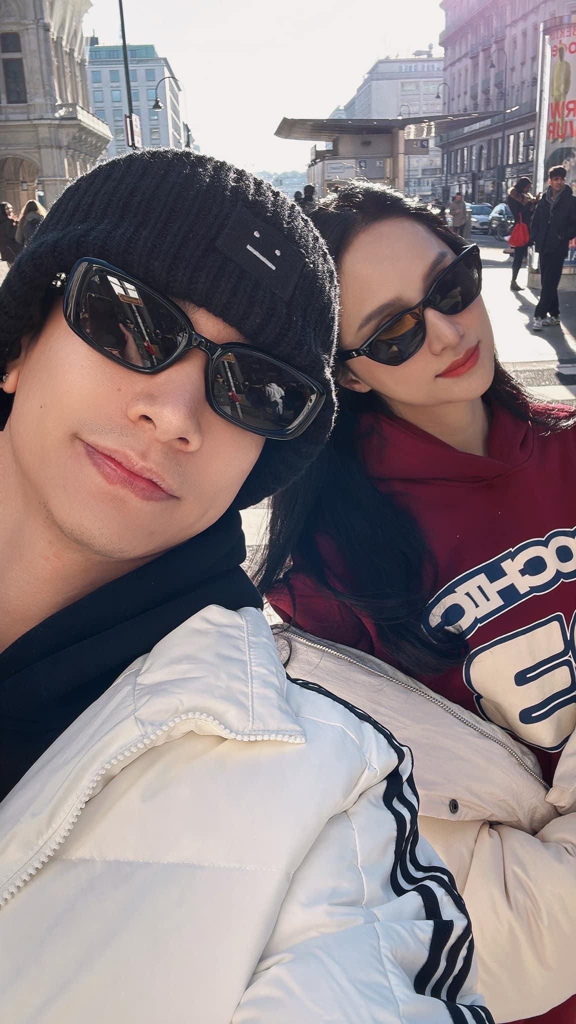 Hương Giang quấn quýt bên "người đàn ông lạ" tại khu nghỉ dưỡng ở Lào - Ảnh 6. Hương Giang quấn quýt bên "người đàn ông lạ" tại khu nghỉ dưỡng ở Lào - Ảnh 6.