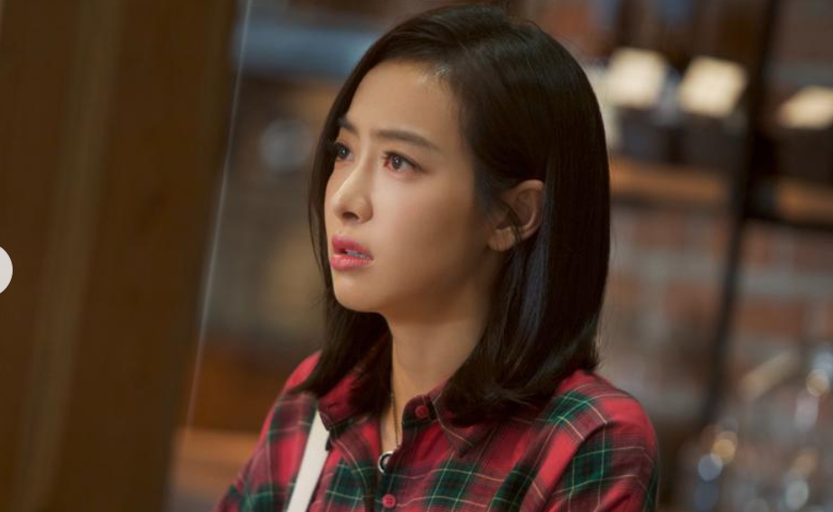 Trên đường về quê, bạn trai tôi tấp xe vào lề đường để chuẩn bị quà ra mắt, nhìn thấy mà tôi bất ngờ đến đứng hình- Ảnh 1.