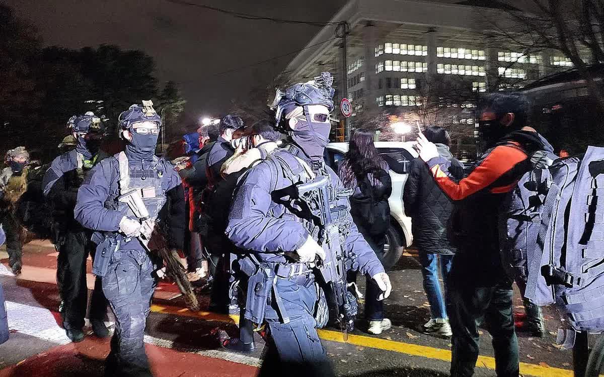 Một năm sau vụ thiết quân luật chấn động Hàn Quốc - Ảnh 1.