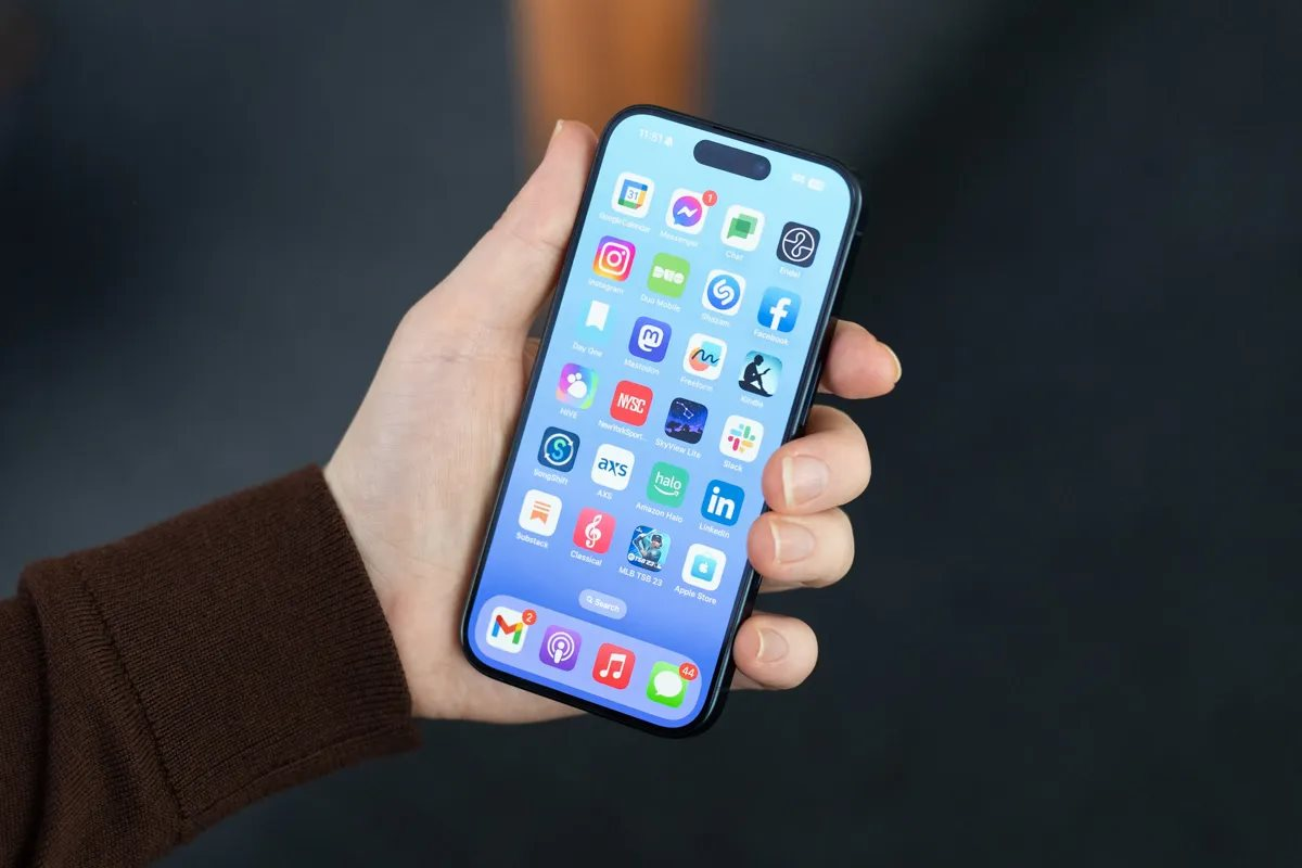 Kỳ lạ mẫu iPhone bị người Việt "bỏ rơi": Mới ra mắt v&agrave;i th&aacute;ng gi&aacute; đ&atilde; giảm 5 triệu, vậy m&agrave; vẫn kh&ocirc;ng ai mua! - Ảnh 4.