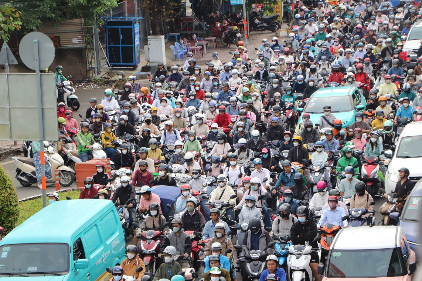 Tạm hoãn xuất cảnh với chủ tịch HĐTV Công ty TNHH Vinh Thông - Ảnh 2.