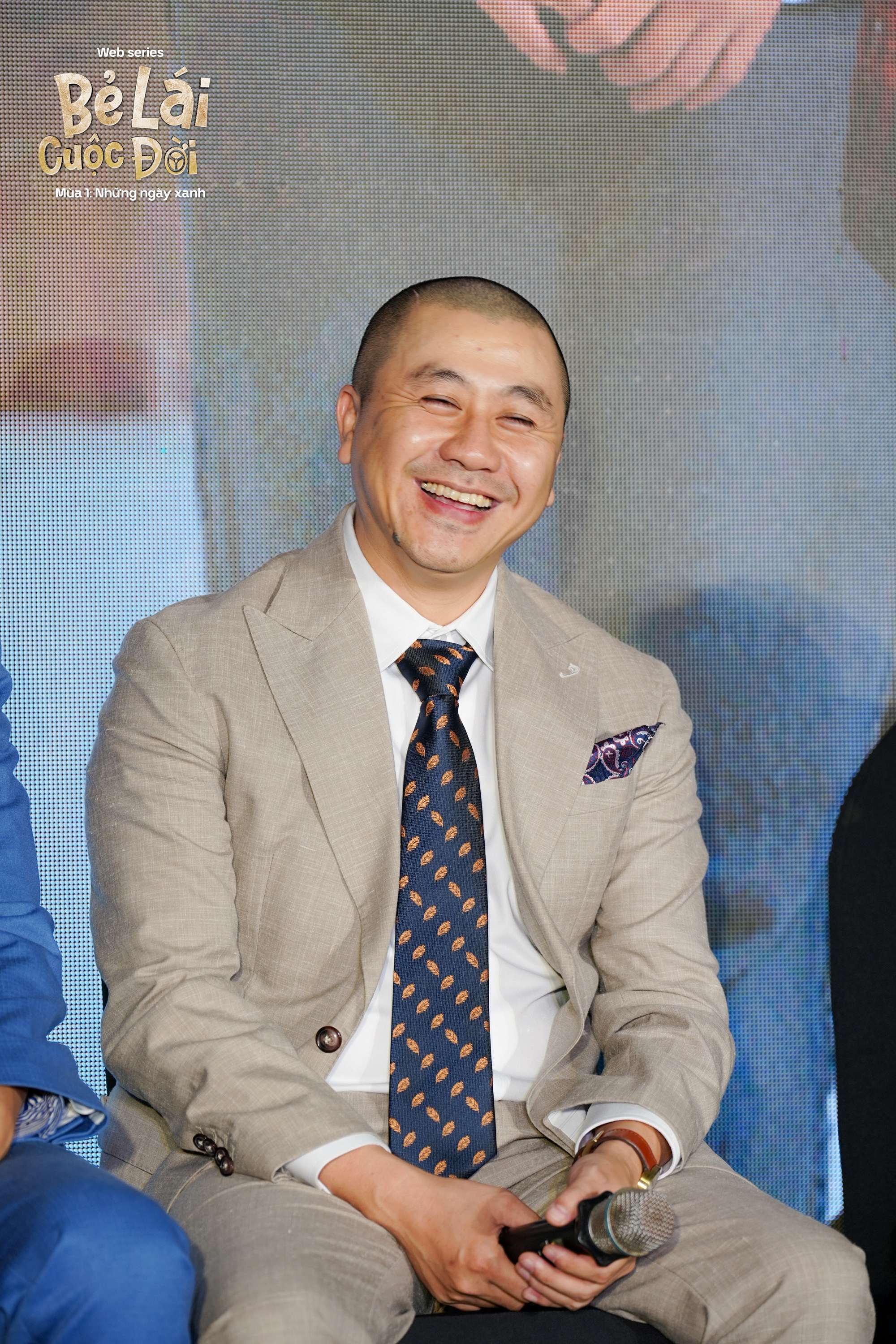 Diễn viên Lâm Đức Anh: "Nhận ra tôi là diễn viên nên dù xe có hơi móp tý anh vẫn tha cho tôi đi" - Ảnh 3.