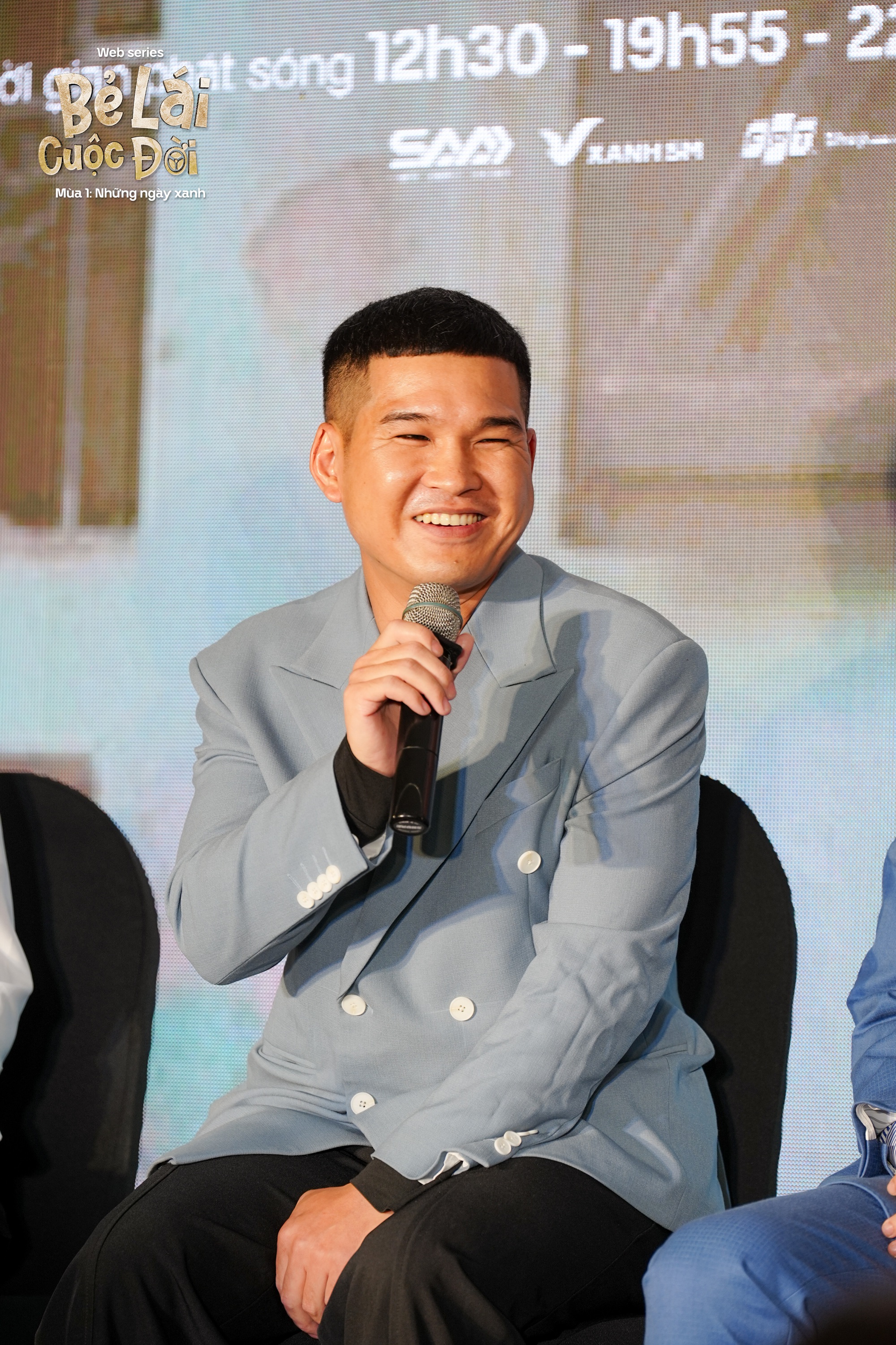 Diễn viên Lâm Đức Anh: "Nhận ra tôi là diễn viên nên dù xe có hơi móp tý anh vẫn tha cho tôi đi" - Ảnh 2.