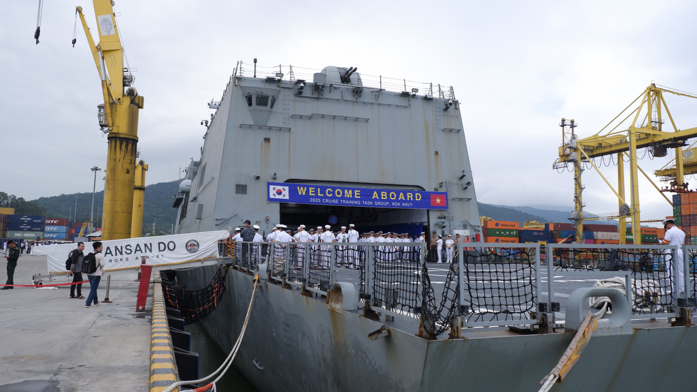 Tàu ROKS Hansando của Hải quân Hàn Quốc thăm Đà Nẵng tăng cường hợp tác quốc phòng - Ảnh 9.