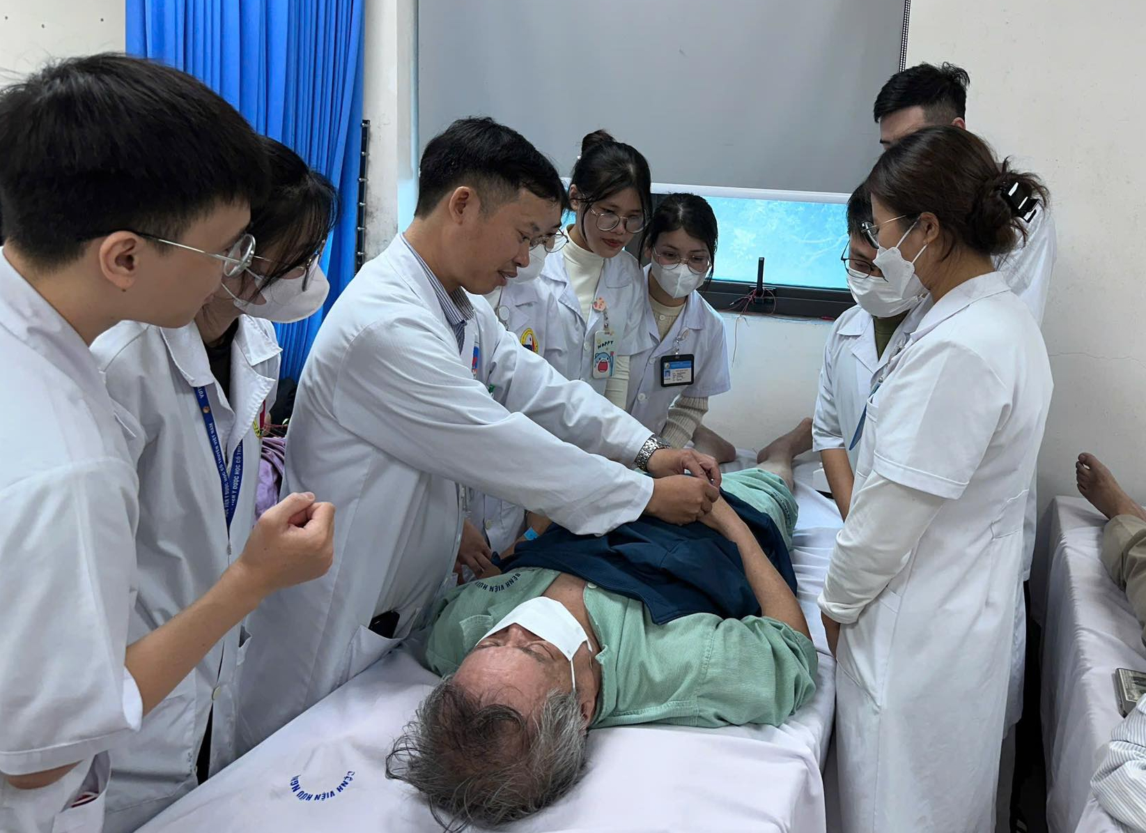 Ai Sẽ Được Ưu Tiên Miễn Viện Phí Từ 2026? - Ảnh 1.