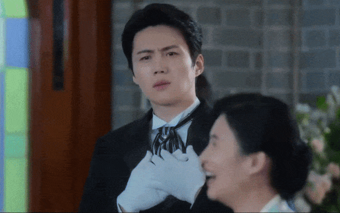 Kim Seon Ho dạo phố Hà Nội, mua cốm, mua cả... Iphone!- Ảnh 6.