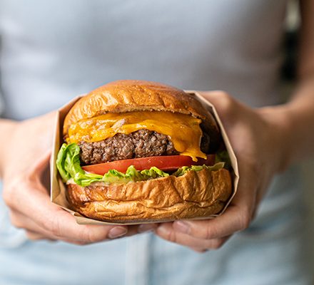 5 kiểu bữa tối đang "bóp nghẹt" 2 quả thận: Nhiều người ăn mỗi ngày mà không hề hay biết - Ảnh 3.