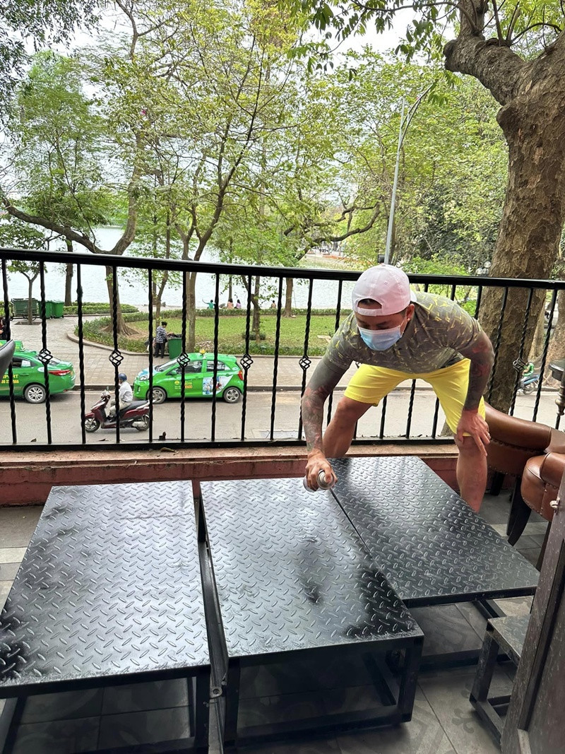 Cuộc sống của Tuấn Hưng trong căn nhà view Hồ Gươm - sân khấu liveshow 0 đồng- Ảnh 4. Cuộc sống của Tuấn Hưng trong căn nhà view Hồ Gươm - sân khấu liveshow 0 đồng- Ảnh 4.