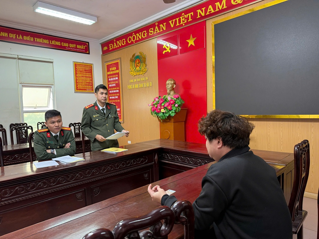 Thanh niên sinh năm 1989 bị xử phạt vì gọi đòi nợ tới đường dây nóng Bộ Công an - Ảnh 1. Thanh niên sinh năm 1989 bị xử phạt vì gọi đòi nợ tới đường dây nóng Bộ Công an - Ảnh 1.