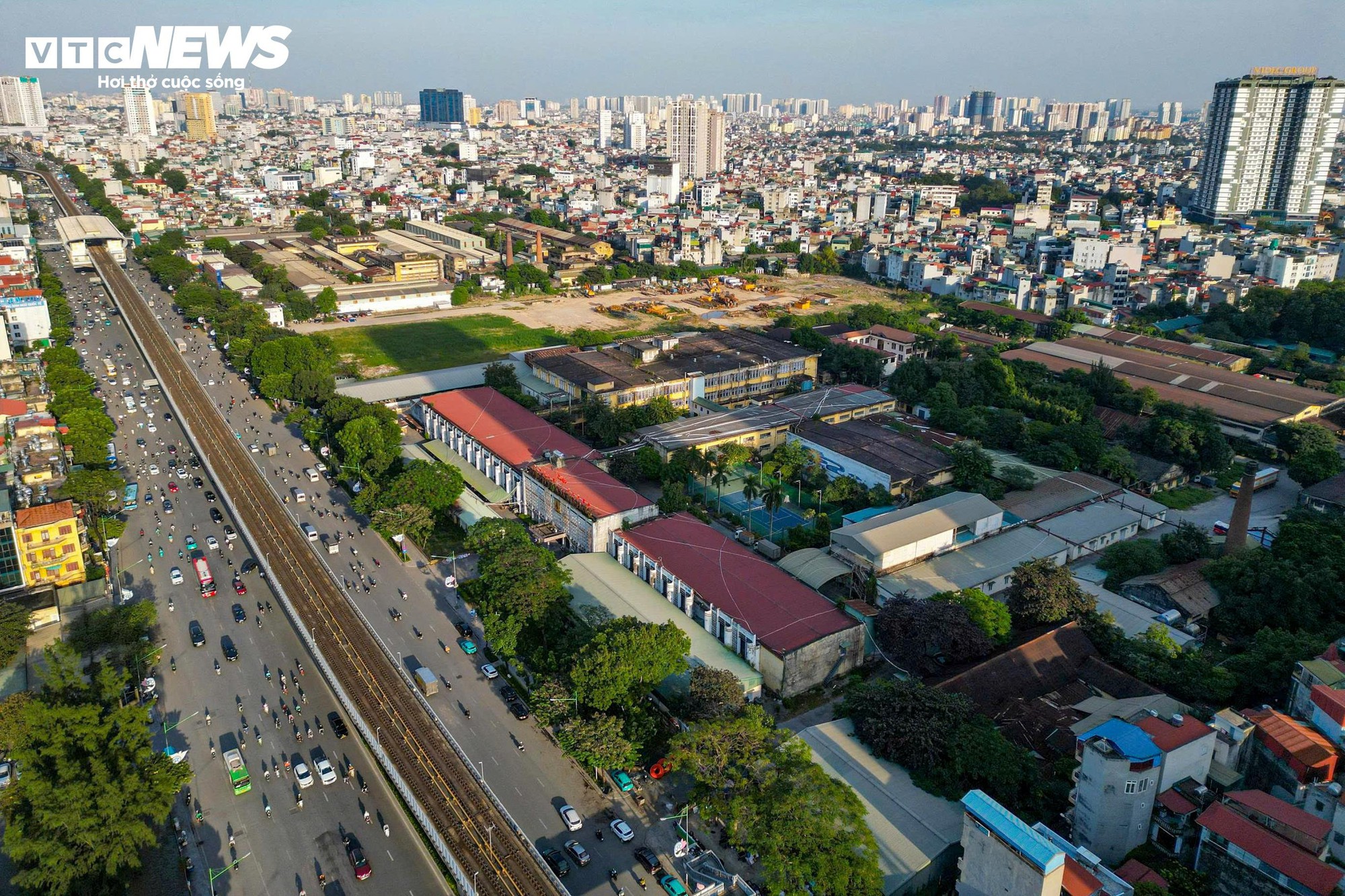 Cận cảnh di dời 51 cơ sở công nghiệp và 15 trụ sở khỏi nội thành Hà Nội - Ảnh 3.