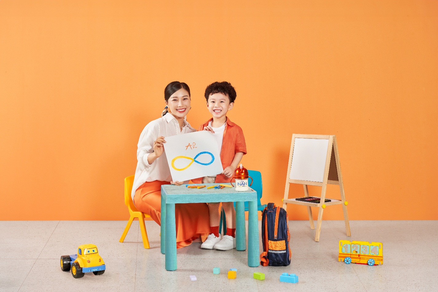 Xu hướng &ldquo;n&acirc;ng tầm ti&ecirc;u chuẩn&rdquo; nu&ocirc;i con của c&aacute;c mẹ thế hệ trẻ - Ảnh 1.