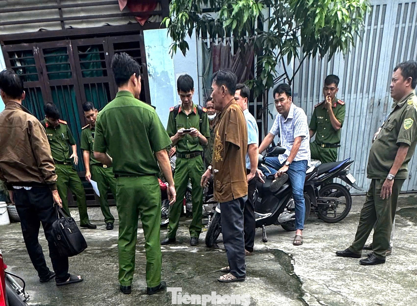 Khởi tố vụ án xây nhầm gần 50 căn nhà trên đất người khác ở TPHCM - Ảnh 1.