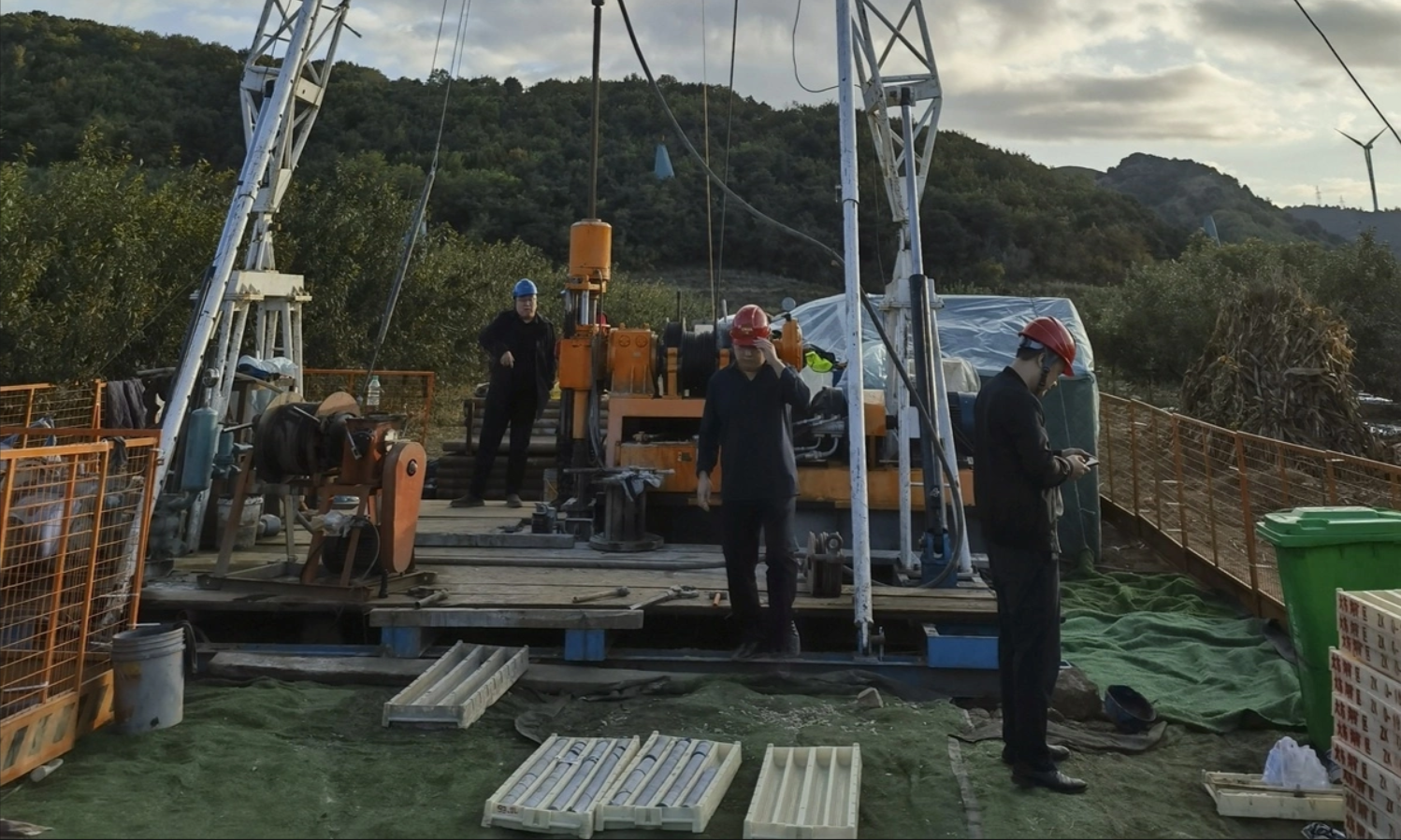 Phát hiện mỏ vàng hơn 1.400 tấn, thân quặng sâu 1.250m: Chính quyền lập tức phong tỏa toàn khu vực - Ảnh 2.