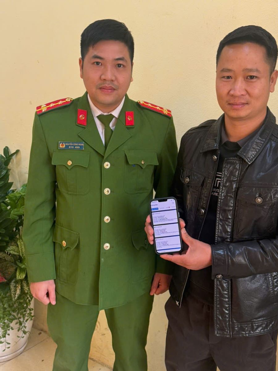 Chỉ trong thời gian ngắn, tài khoản Vietcombank của thanh niên sinh năm 2008 có hơn 500 triệu chuyển vào: Công an vào cuộc xác minh - Ảnh 1.