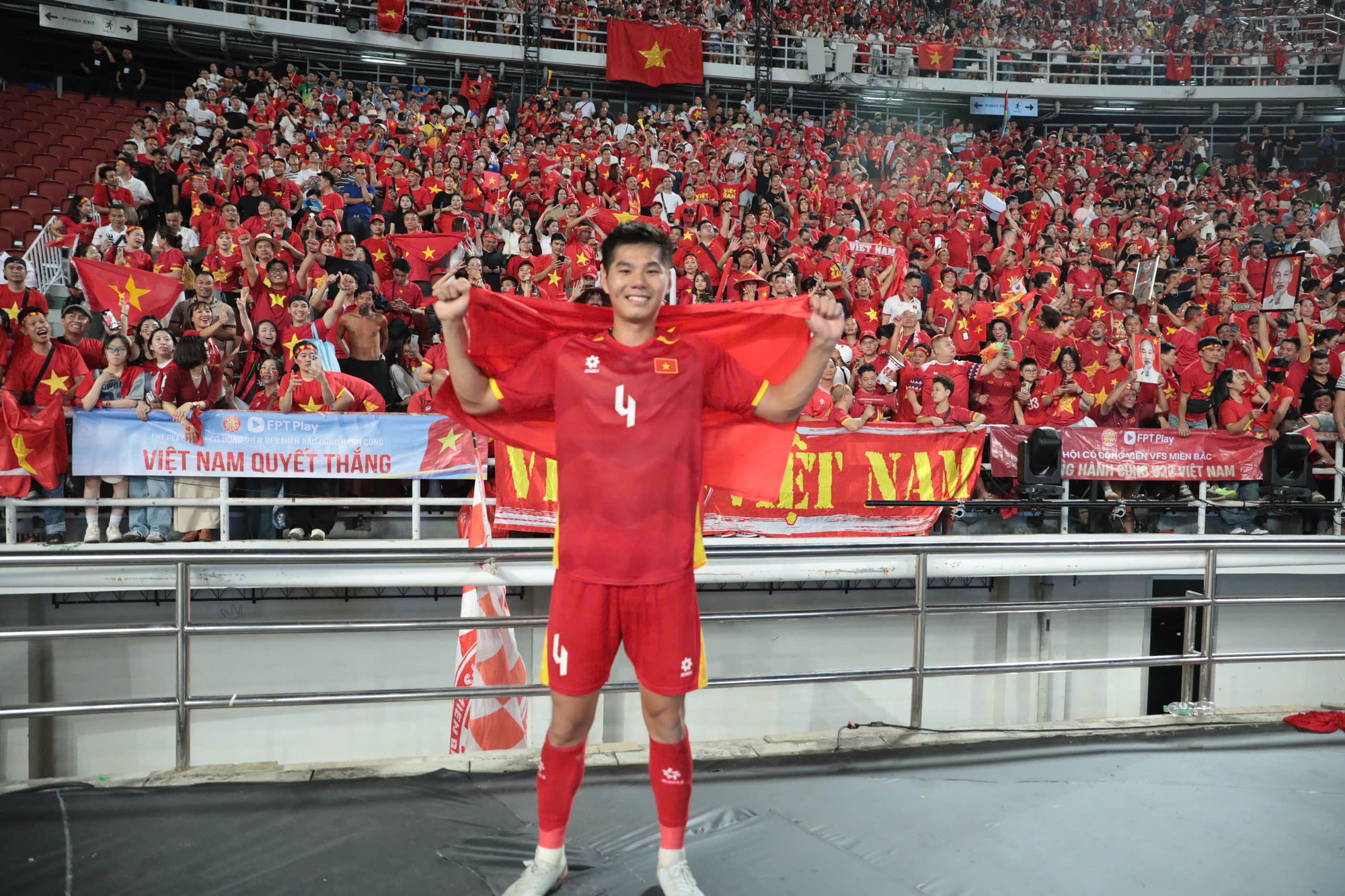 Gi&agrave;nh HCV SEA Games, gia đ&igrave;nh "l&aacute; chắn th&eacute;p" U22 Việt Nam l&agrave;m 70 m&acirc;m cỗ mời cả l&agrave;ng - Ảnh 3.