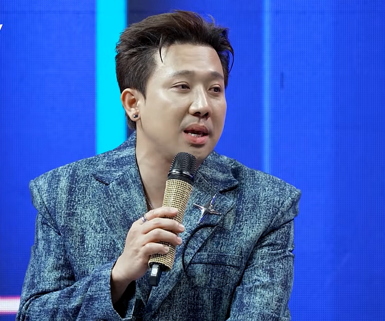 Hương Tr&agrave;m phản ứng khi Trấn Th&agrave;nh cảnh b&aacute;o sẽ bị AI phơi b&agrave;y b&iacute; mật đời tư cho c&ocirc;ng ch&uacute;ng- Ảnh 2.