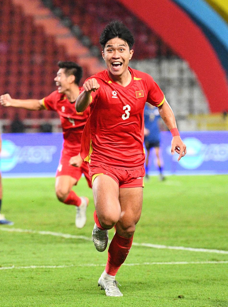 Rộ nghi vấn hotboy tuyển Việt Nam hẹn hò nữ xạ thủ đẹp nhất SEA Games, đàng gái còn công khai tung "hint" couple - Ảnh 5. Rộ nghi vấn hotboy tuyển Việt Nam hẹn hò nữ xạ thủ đẹp nhất SEA Games, đàng gái còn công khai tung "hint" couple - Ảnh 5.