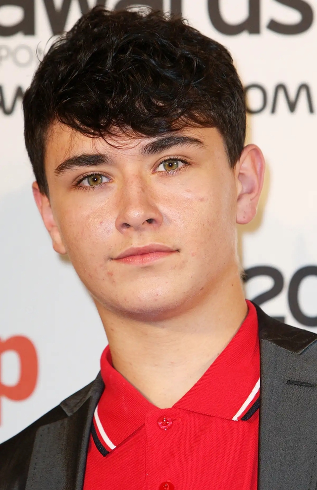 Bàng hoàng tin sao nhí 1 thời đột ngột qua đời sáng nay- Ảnh 1.