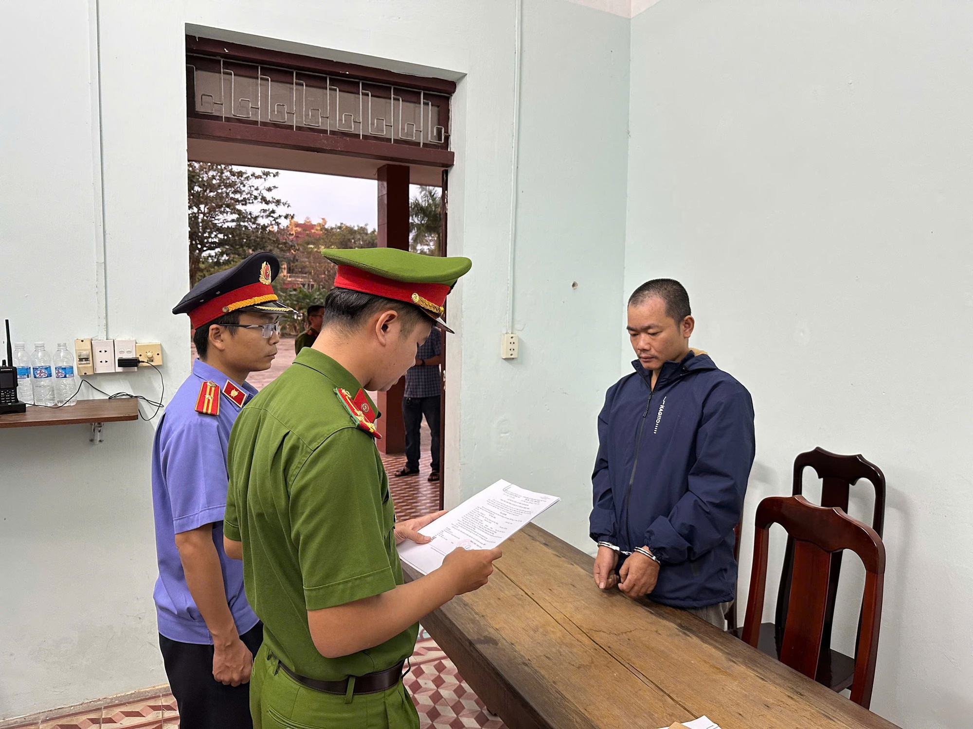 Vợ xin ly hôn , chồng bạo lực và màn tự sát không thành tại Đà Nẵng - Ảnh 1.