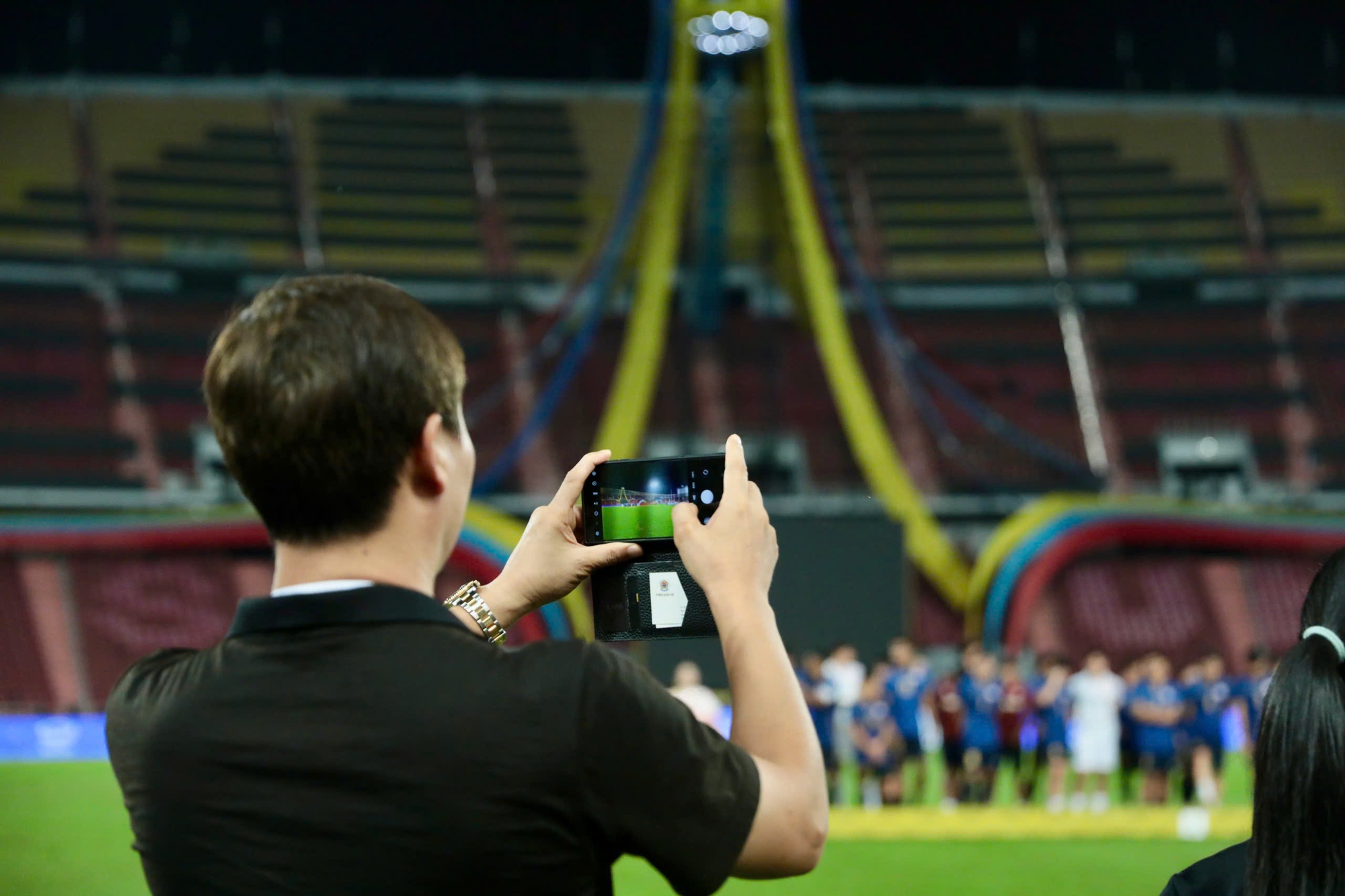 V&igrave; sao HLV Kim Sang-sik kh&ocirc;ng được trao HCV SEA Games 33?- Ảnh 4.