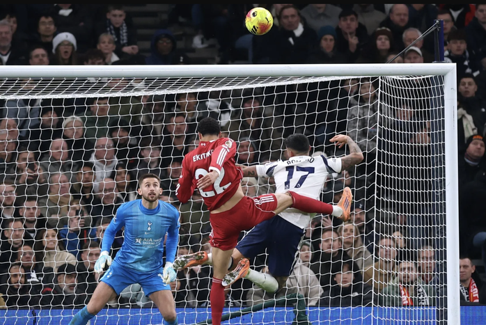 Tottenham nhận hai thẻ đỏ, thua sốc sân nhà trước Liverpool - Ảnh 4.