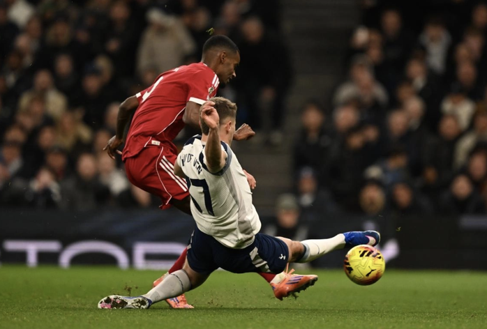 Tottenham nhận hai thẻ đỏ, thua sốc sân nhà trước Liverpool - Ảnh 3.