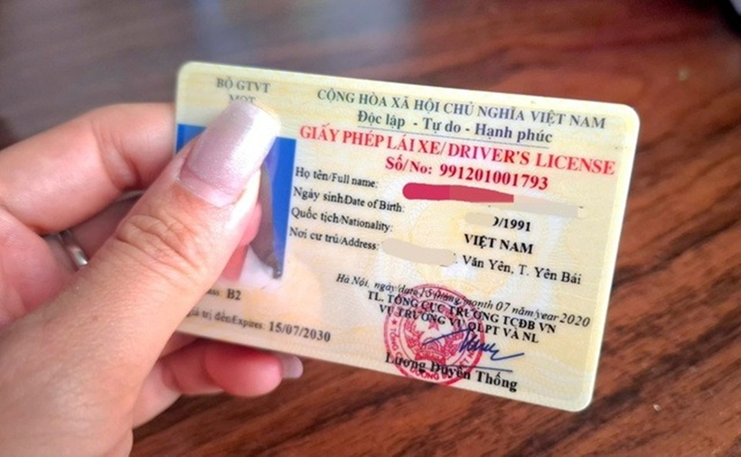 Từ năm 2025, bằng lái xe máy bị trừ hết điểm mà vẫn chạy bị phạt bao nhiêu? - Ảnh 1.