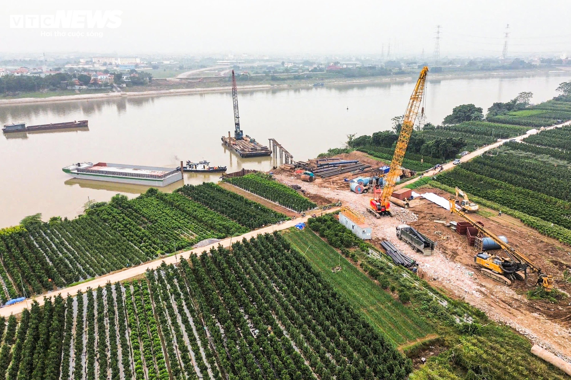 Cầu Mễ Sở: Thi công cầu 4 làn xe kết nối Hà Nội và Hưng Yên - Ảnh 1.