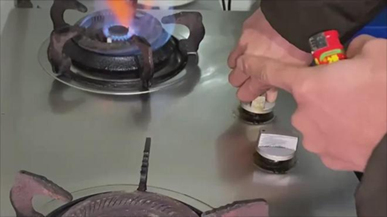 Kh&ocirc;ng phải m&ecirc; t&iacute;n, 3 thứ n&agrave;y tuyệt đối ĐỪNG đặt l&ecirc;n bếp nấu, nguy hiểm nhất l&agrave; c&aacute;i số 1- Ảnh 1.