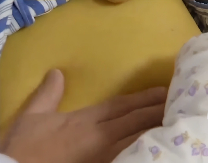 Nữ sinh 20 tuổi suy gan, da vàng như nghệ vì chăm da theo cách của nhiều người- Ảnh 1. Nữ sinh 20 tuổi suy gan, da vàng như nghệ vì chăm da theo cách của nhiều người- Ảnh 1.