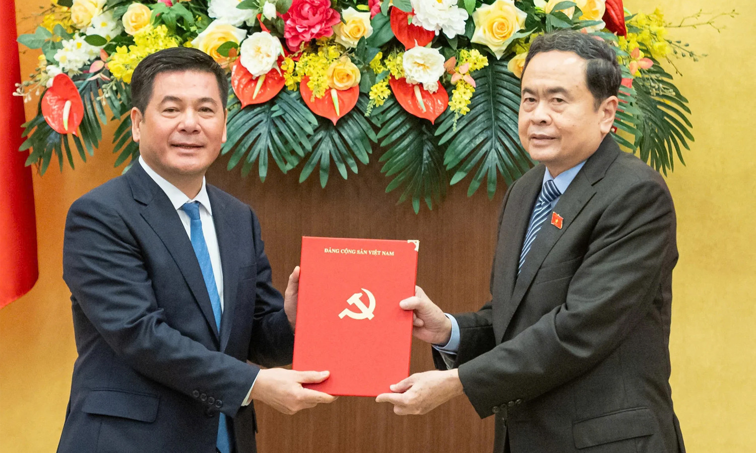 Nguyễn Hồng Di&ecirc;n giữ chức Ph&oacute; B&iacute; thư chuy&ecirc;n tr&aacute;ch đảng ủy Quốc hội - Ảnh 1.