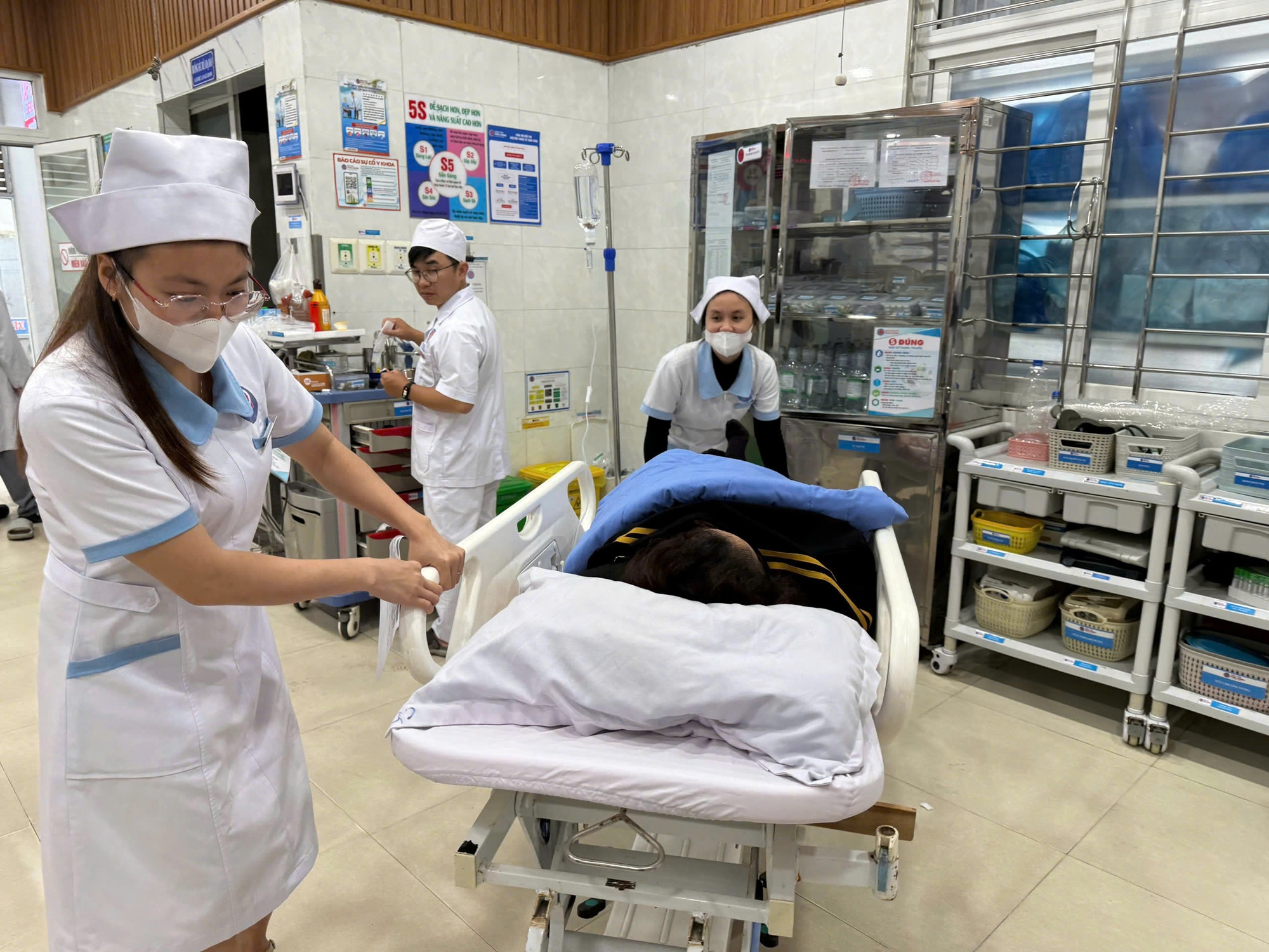 Nguy&ecirc;n nh&acirc;n khiến 203 người bị ngộ độc sau khi ăn b&aacute;nh m&igrave; Hồng V&acirc;n ở Quảng Ng&atilde;i - Ảnh 2.